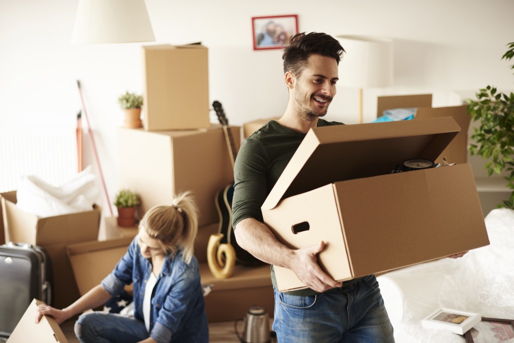 couple packing for a move